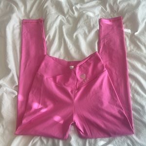 CLS Sportswear Confort V Waist Scrunch Leggings